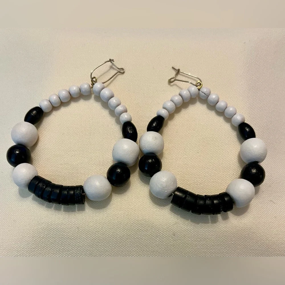Black and White Beaded Hoop Earrings - Picture 3 of 16